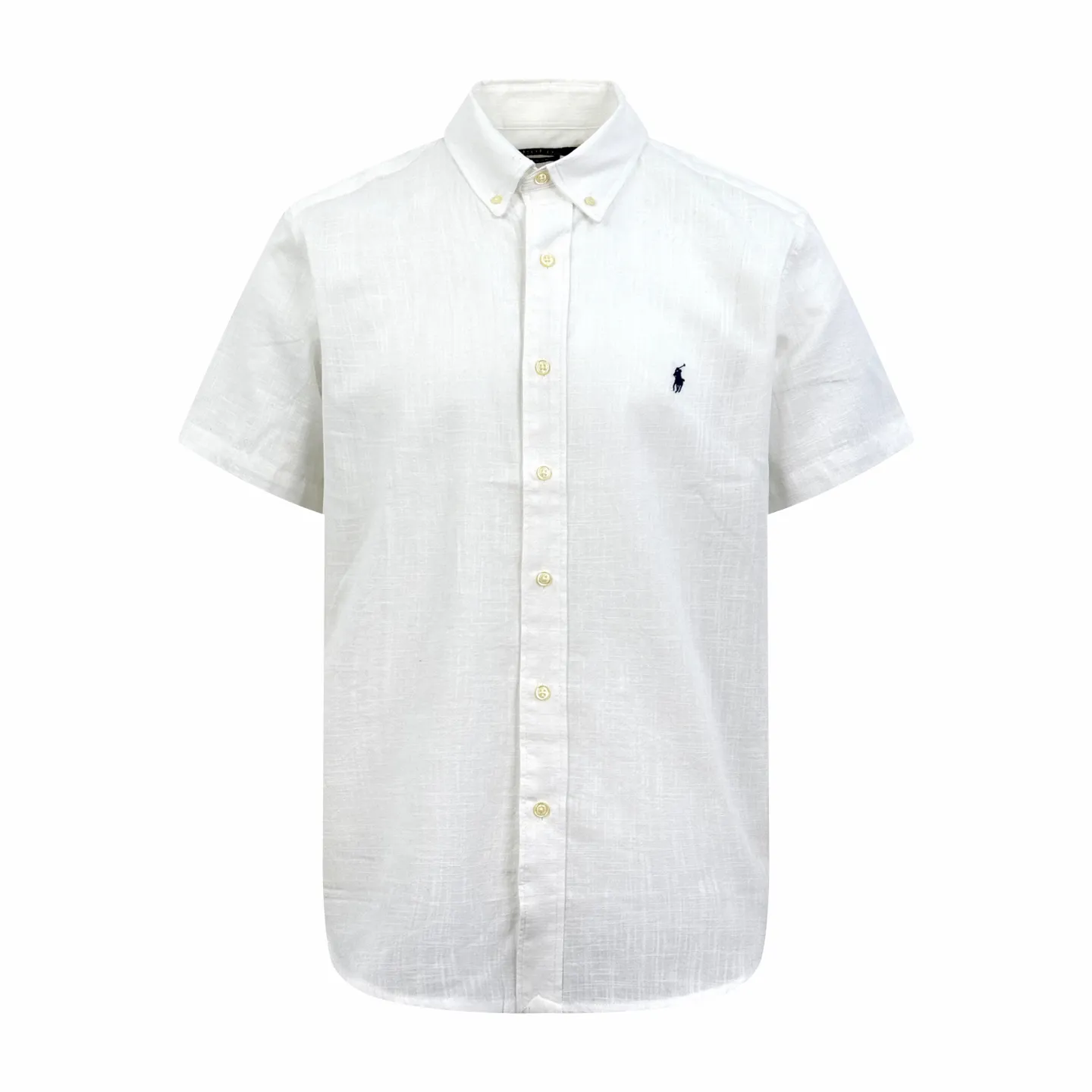 P270 Ralph Lauren logo embroidered short-sleeved shirt. Selected high-quality linen and cotton plain fabric with natural texture and breathability. Tight and smooth, comfortable and close to the skin. Stunning appearance in pure white. Iconic blue pony embroidery is like a smart note jumping on the white canvas. Simple but highly recognizable. The clever design of the outer pleated split back shoulder adds a sense of agility and detachment. The minimalist shape contains the soul of fashion. Process 1: Adopt imported machine embroidery process, use advanced computer control system and precision mechanical components to achieve the iconic pony embroidery operation, with high precision and smooth and delicate lines. Process 2: Use side-turning buried clamp thread process, which is smooth and tidy. Process 3: The fabrics have been washed and have a better hand feel. Not easy to deform, not easy to shrink, not easy to fade, and maintain long-term beauty. Accessories: Customized 1:1 thick plate resin buckle Customized 1:1 Ralph Lauren Trademark Fit: Loose fit Size: S M L XL Style number: CC926